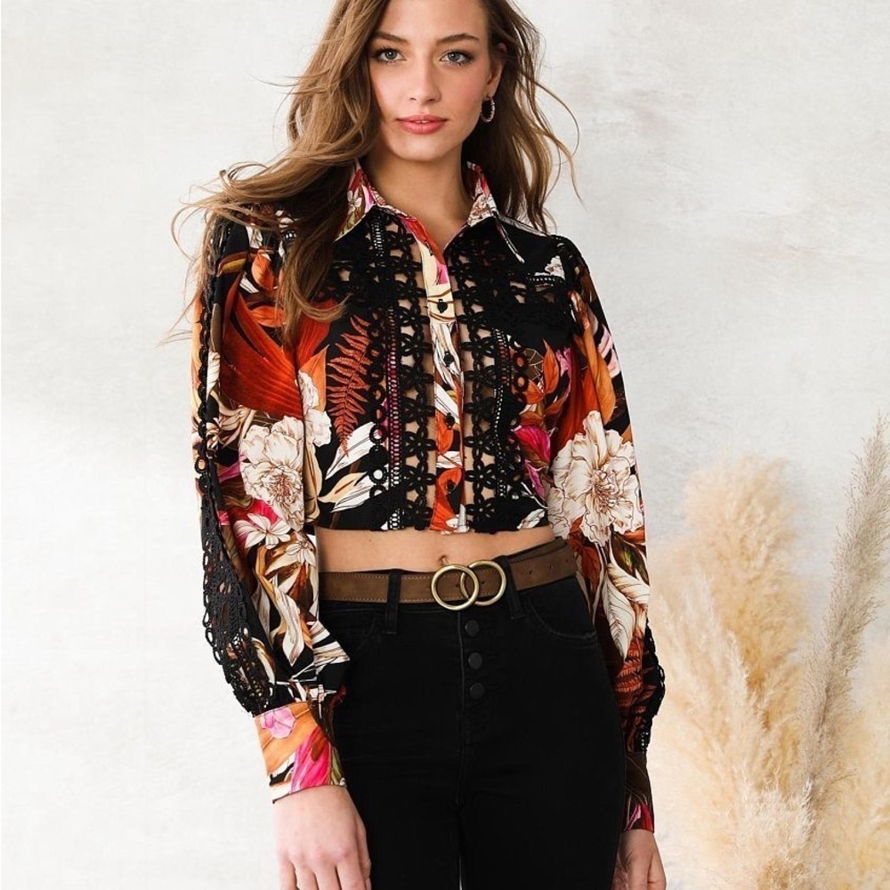 A. Peach Buckle Floral Crochet Cropped Blouse Size S